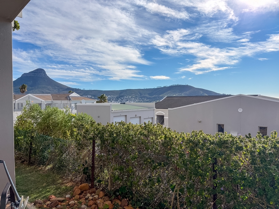 2 Bedroom Property for Sale in Vredehoek Western Cape